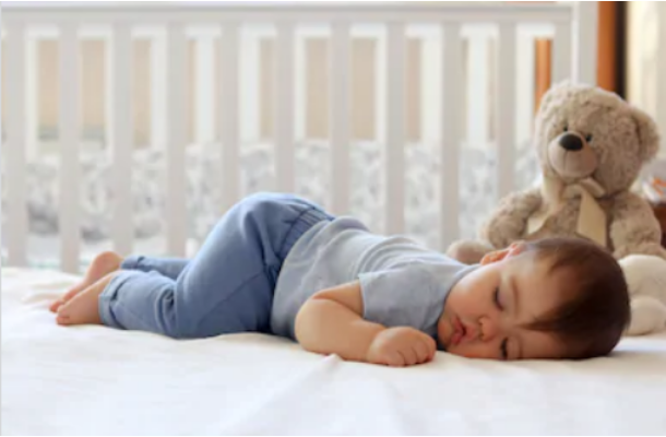 엎드려 자는 아이: 수면 자세의 안전성