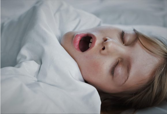 아이의 수면 중 편도 비대증 증상과 대처 방법