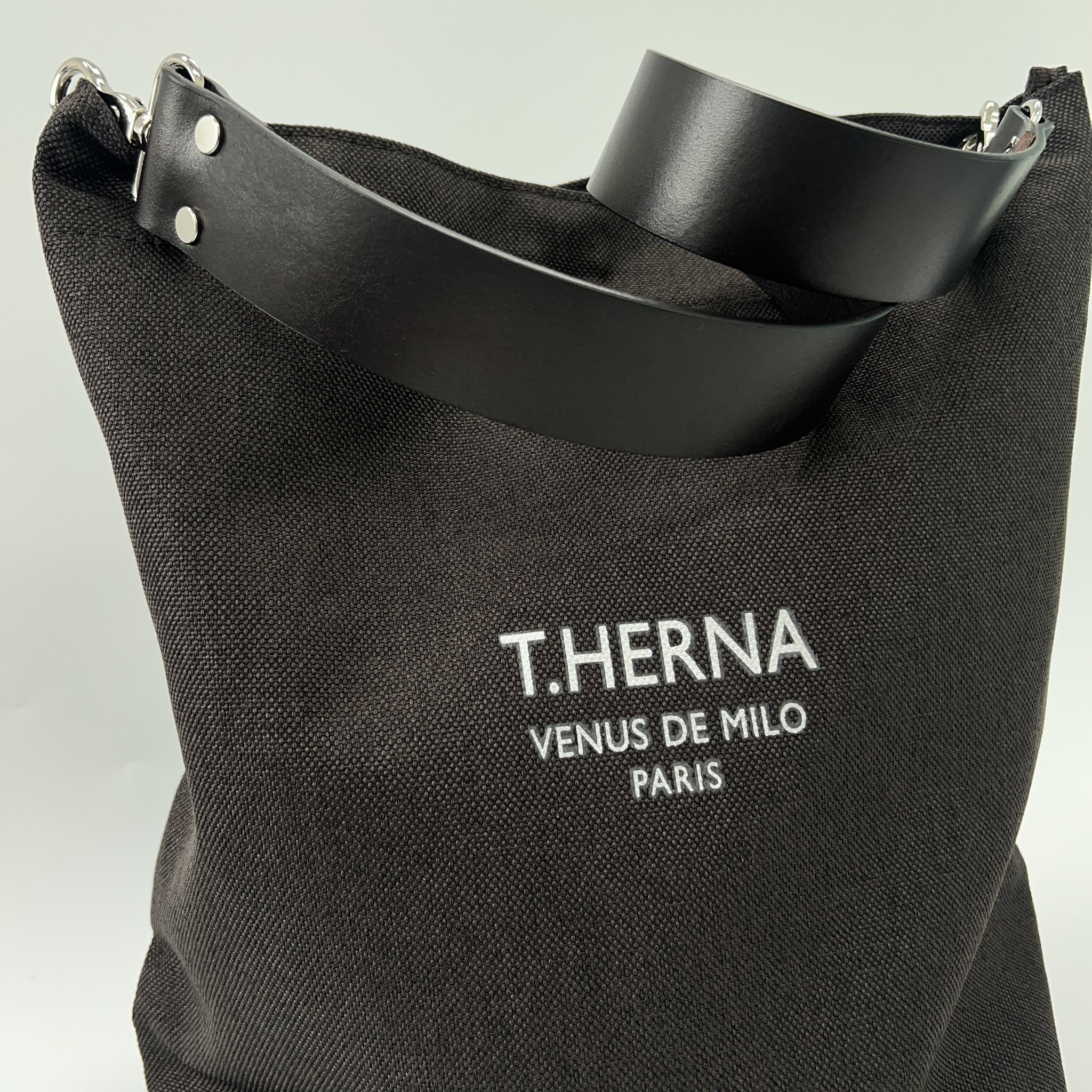 연예인 에코백 본인디펜던트 라지 다크브라운 상세 이미지 1